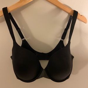 Spanx 32DD pillowcup bra in black